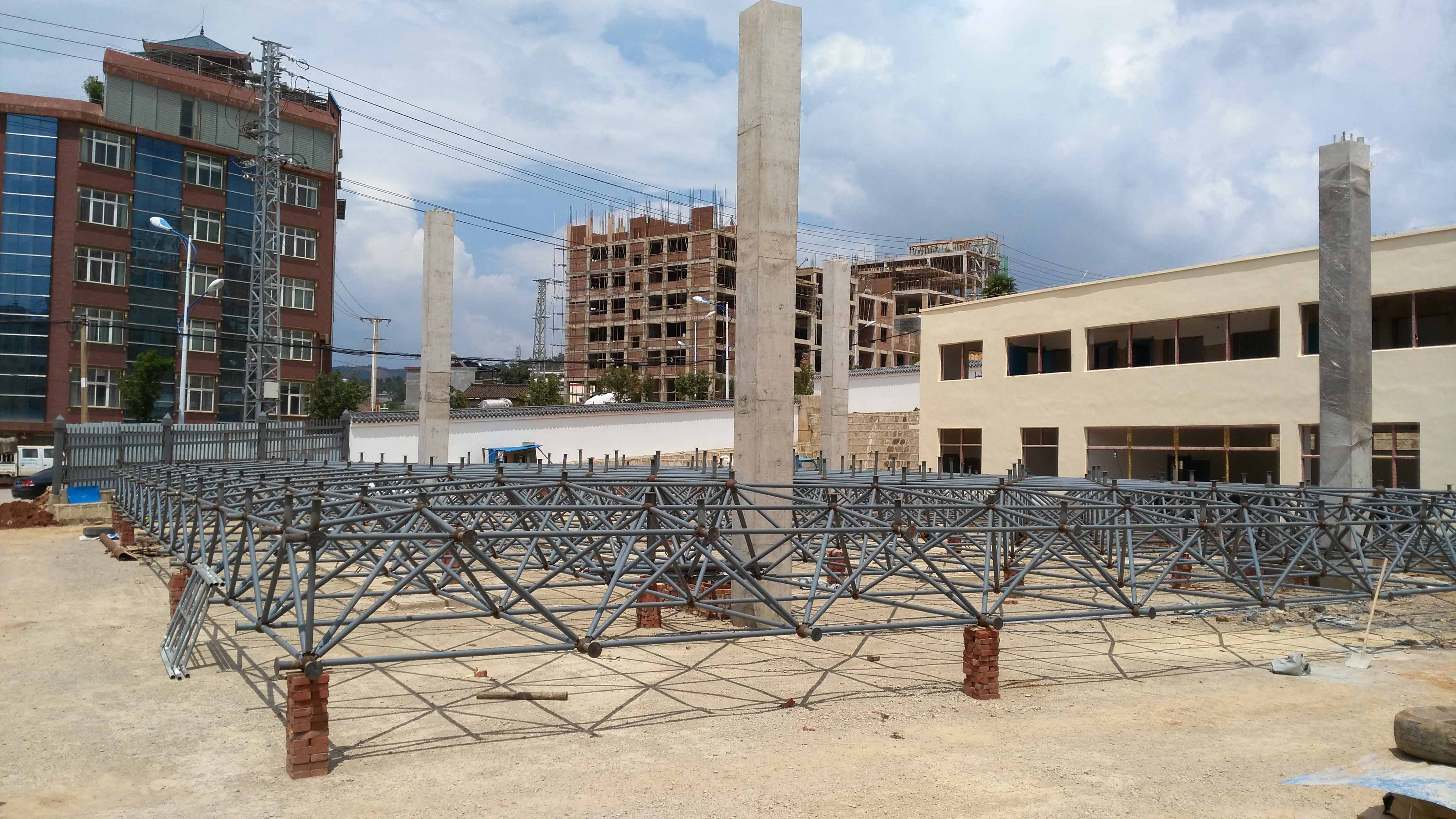 万源小型加油站网架